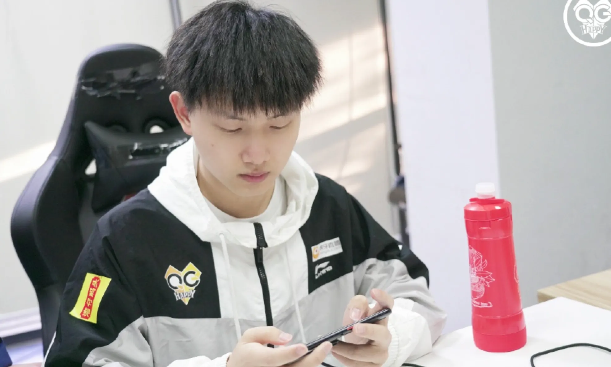 Fly arena of valor